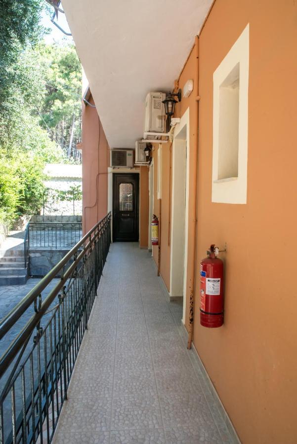 Empress Corfu Apartment Перама Екстериор снимка